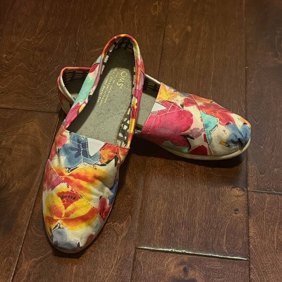 TOMS Women's Classic Slip On Alpargata Floral Hibiscus Print Women's Size 8.5 - Picture 1 of 6